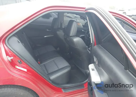 2013 Toyota Camry Se z USA, uszkodzony, nr VIN 4T1BF1FK2DU660007